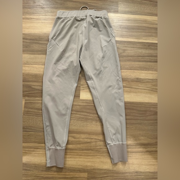 Alphalete fitted adjustable jogger w/ pockets - Picture 6 of 6